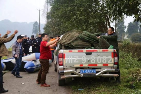 洪雅论坛车祸背后的温暖故事，最新消息与意外事件聚焦